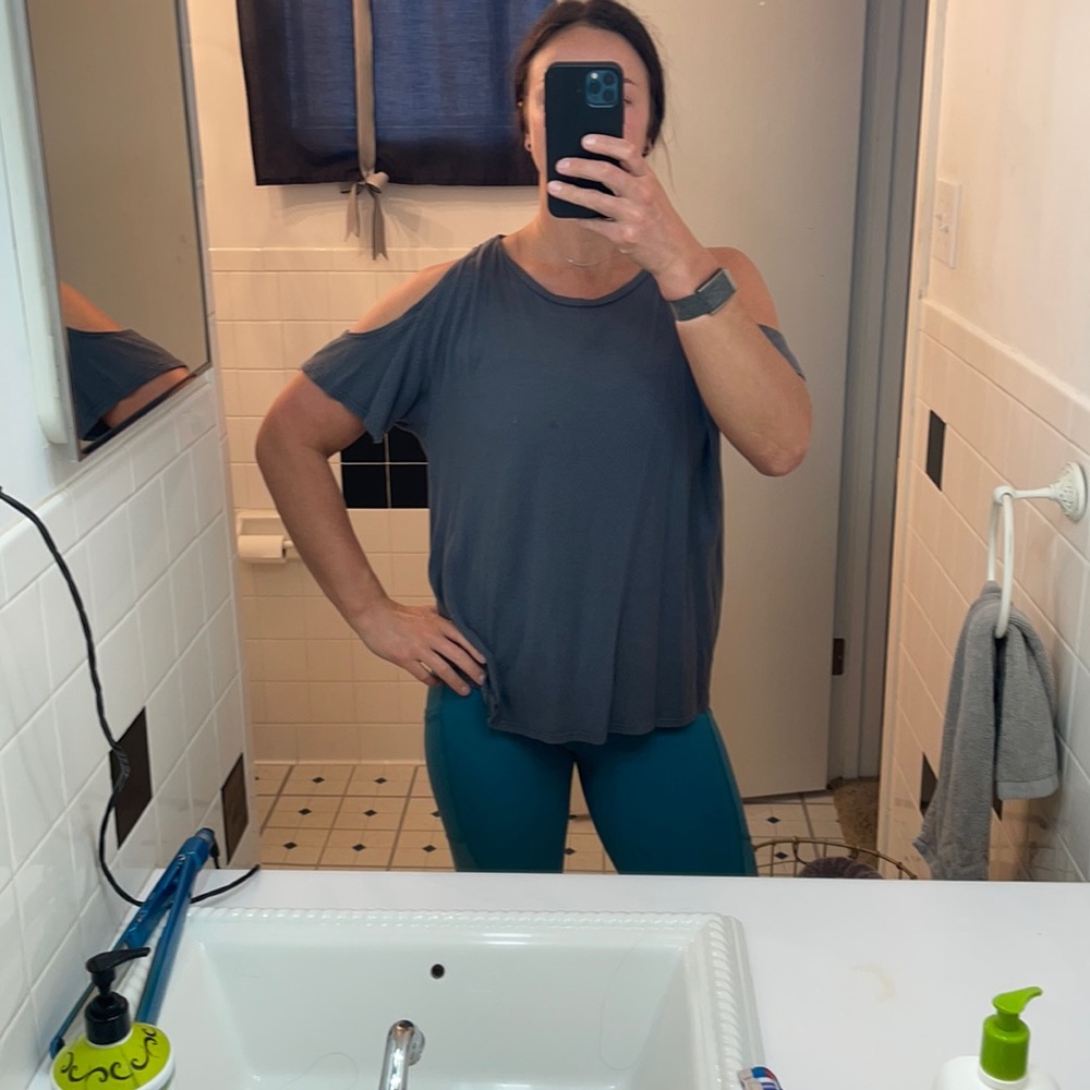 Cold shoulder women’s size small tee